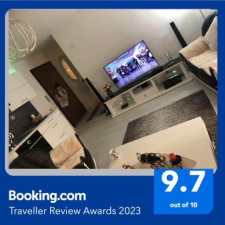 Lovely 2 Bedroom Condo In Gjilan. Ngoại thất bức ảnh