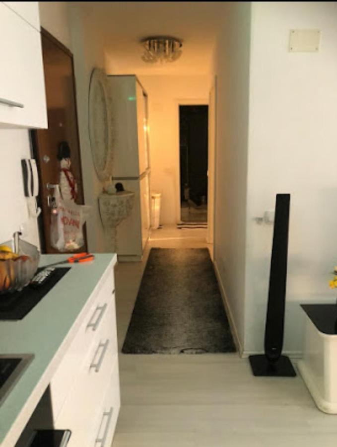 Lovely 2 Bedroom Condo In Gjilan. Ngoại thất bức ảnh